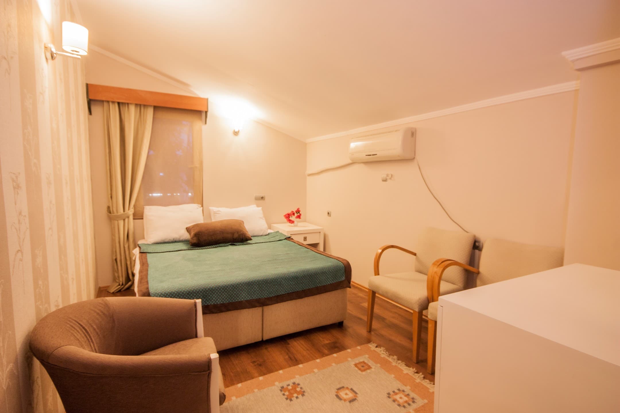 Moonshine Hotel Suites-70