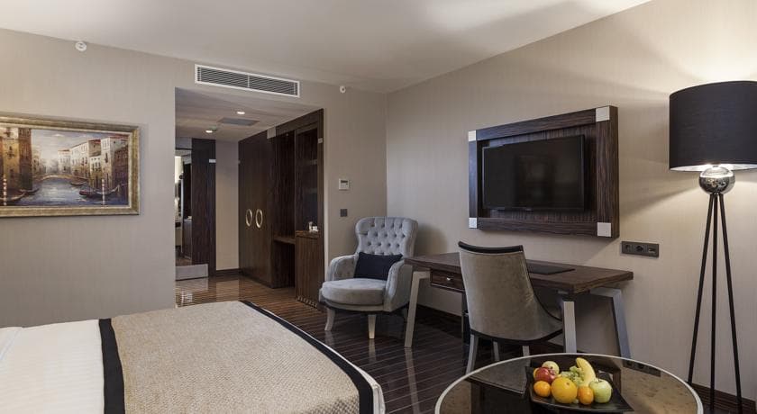 Ramada Hotel & Suites İstanbul Şişli-8