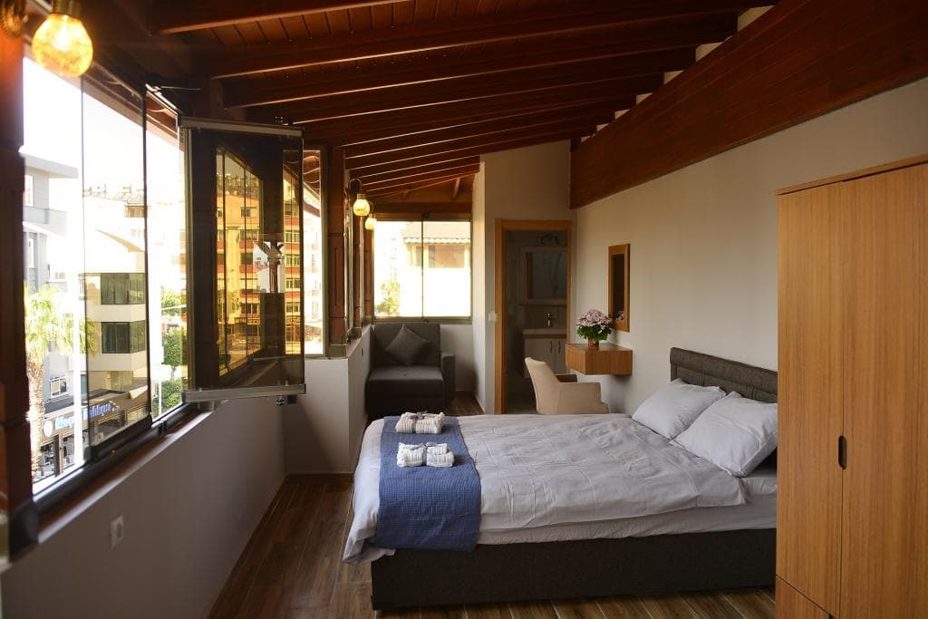 Pure Diamond Hotel-1