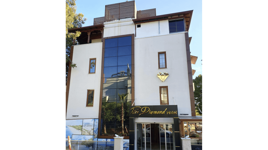 Pure Diamond Hotel-0