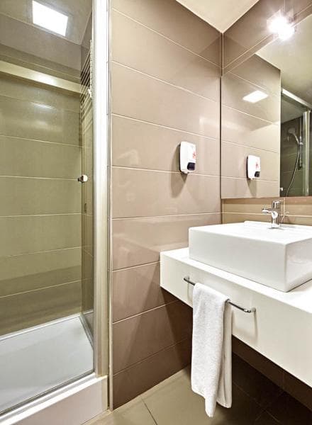 Standart Çift Kişilik Geniş Yataklı Oda 3