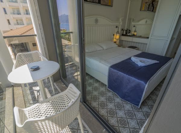 Yandan Deniz Manzaralı Standart Oda 1