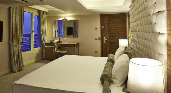 Standard King Room 3