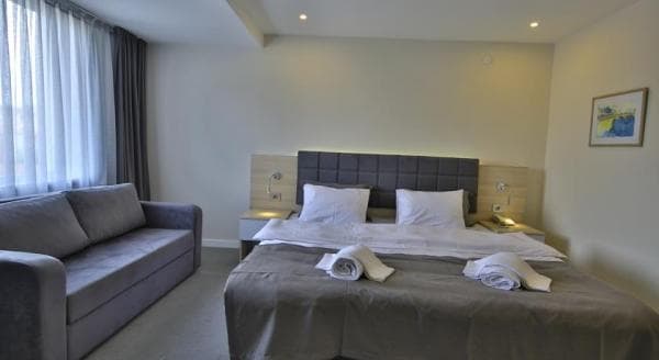 Deluxe Suite 1