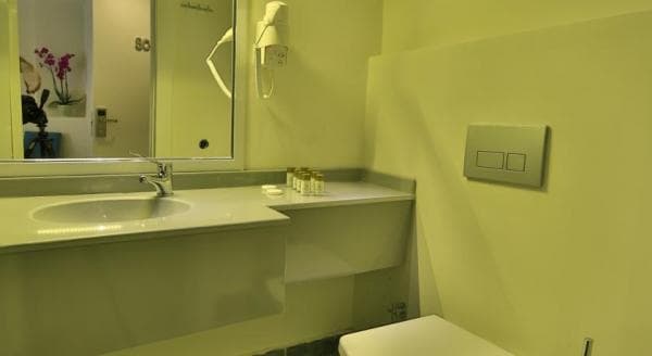 Deluxe Suite 2