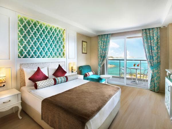 Aile Odası Deniz Manzaralı Oda 1