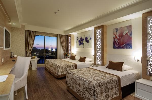 Kara Manzaralı Aile Odası 1