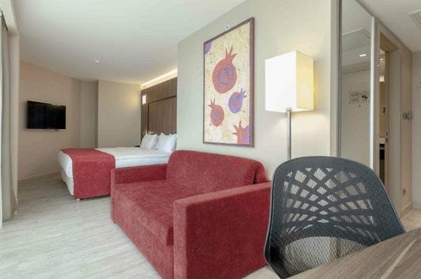 Business Room Corner Deniz Manzaralı 2