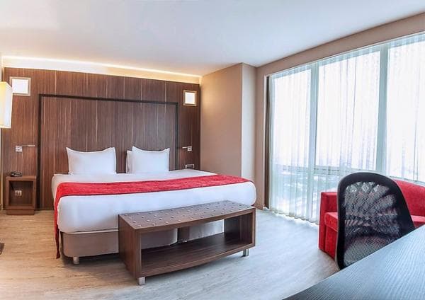 Business Room Corner Deniz Manzaralı 4