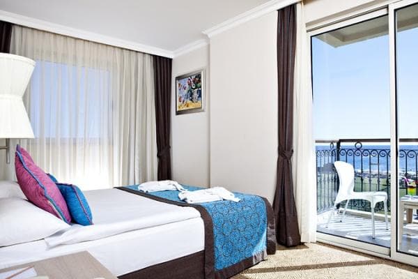 Kısmi Deniz Manzaralı Aile Odası 1