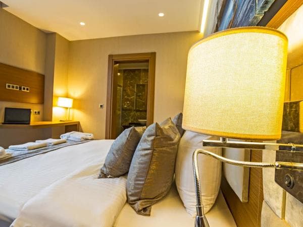 Ottoman King Suit (Şehir Manzaralı) 2