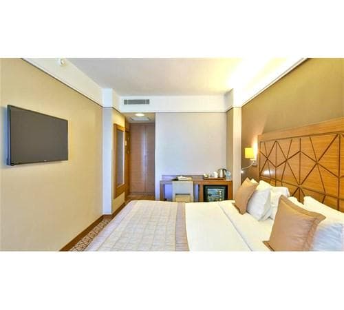 Superior Room King Bed 2