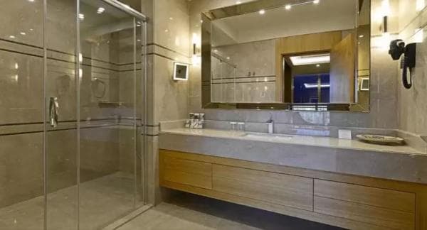 Superior Room Twin Bed 4