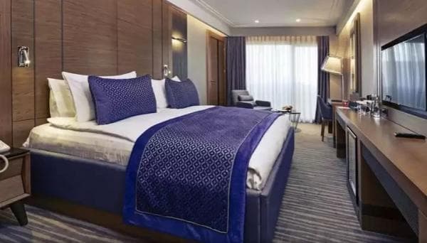 Classic Room French Bed 4