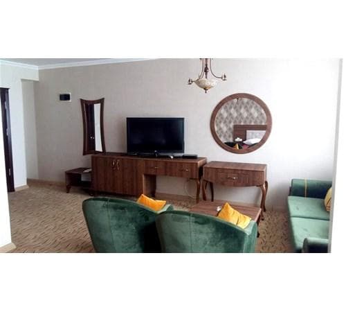 Deluxe Junior Suite	 3
