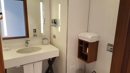 Standart Tek Büyük Yataklı Oda 3