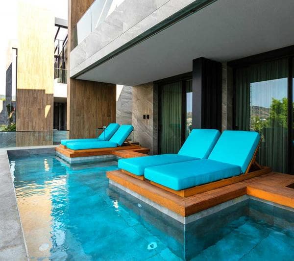 Deluxe Havuzlu ve Teraslı Oda / Kara Manzaralı 2