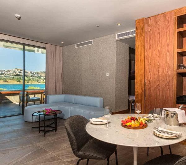 Executive Deniz Manzaralı Özel Havuzlu  Suite 1