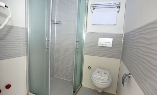 Teraslı Kısmı Denız Manzaralı Veya Havuz Manzaralı Oda 4