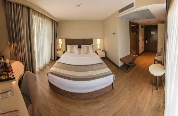 Kara Manzaralı Standart Oda 3