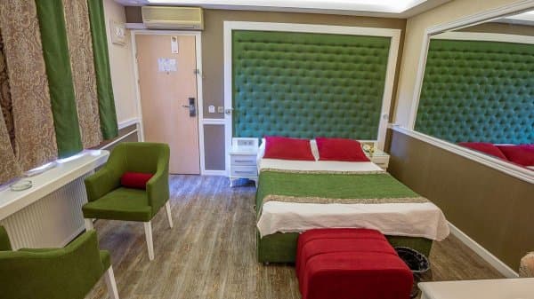 Geniş Yataklı Sessiz Oda 1