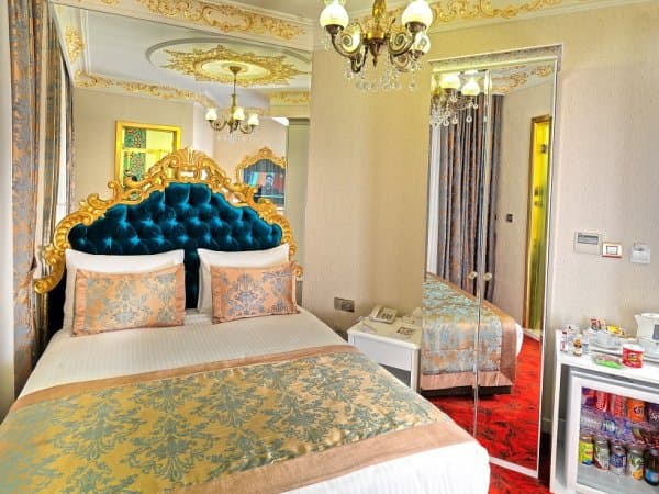 Standart Çift Kişilik / İki Kişilik Oda - Sokak Manzaralı	 1