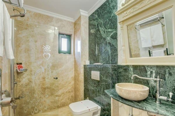 Üst Kat Cibinlikli Standart Çift Kişilik Oda 3