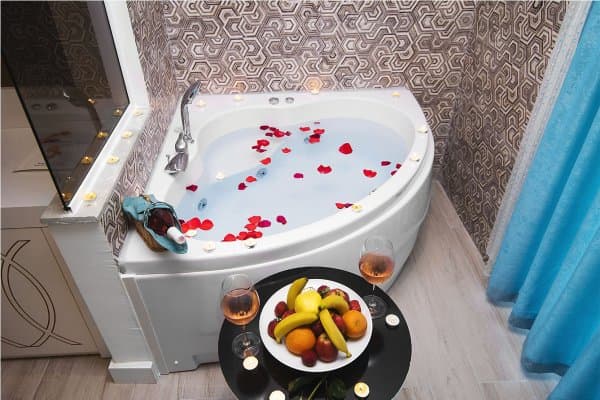 Deluxe Room with Jacuzzi 4
