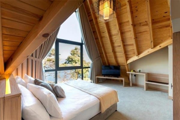 Deluxe Suite With Sea View and Balcony 1