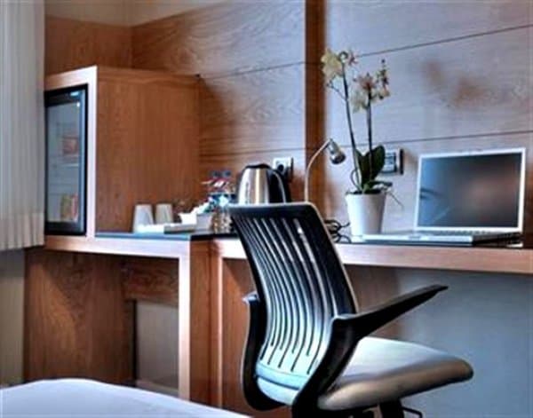 Standard Single Room 3