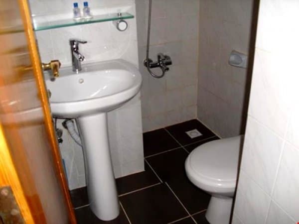 Kara Manzaralı Standart Oda 4