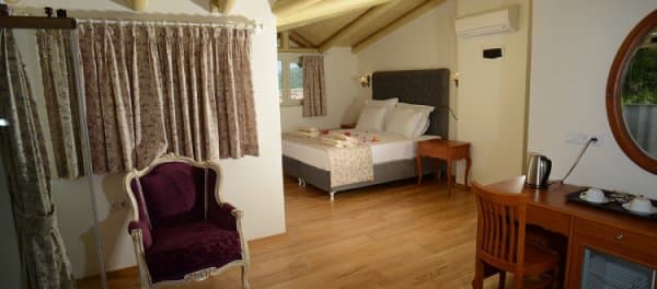 Honeymoon Suite 4