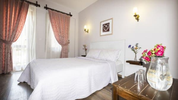 Çatı Katı Deniz Manzaralı Oda 2