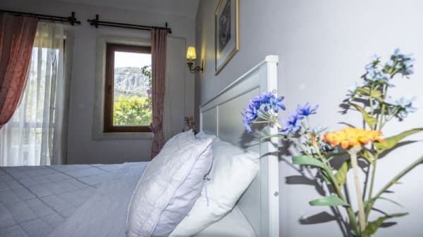 Çatı Katı Deniz Manzaralı Oda 3