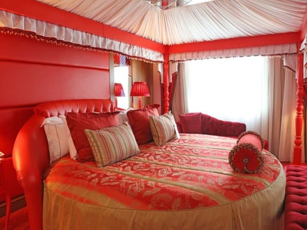 Honeymoon Room 2
