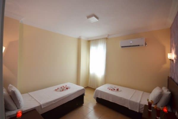 Family Suit Kara Manzaralı 3