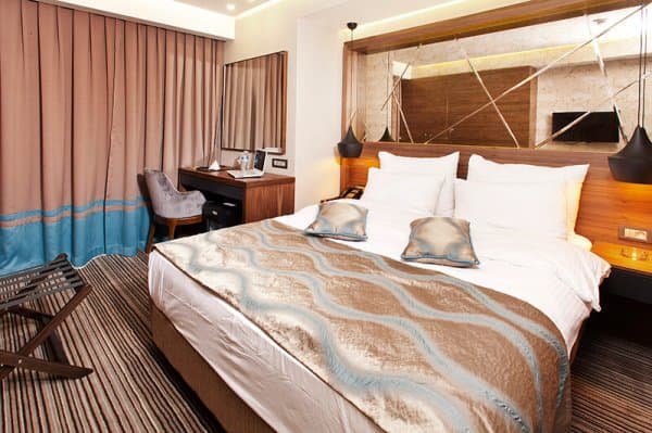 Standart Çift Kişilik Yataklı Şehir Manzaralı Oda 2