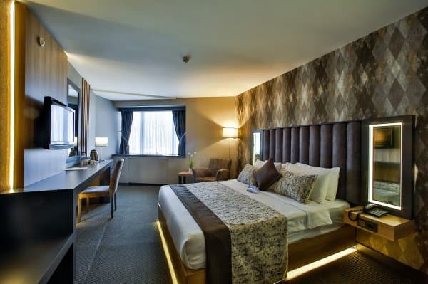 Standart Oda (Şehir ve Dağ Manzaralı) 3