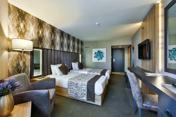 Standart Oda (Şehir ve Dağ Manzaralı) 4