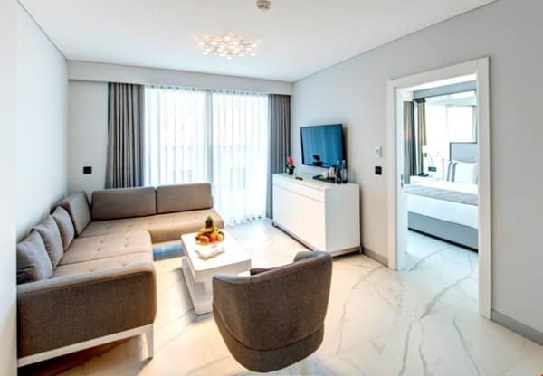 Connection Plus Deniz Manzaralı Oda 3