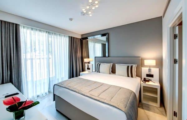 Connection Deniz Manzaralı Oda 1