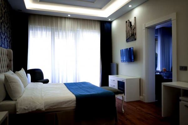 Suit Balkonlu Göl Manzaralı Double 3