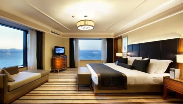 Superior King Room - Land View 4