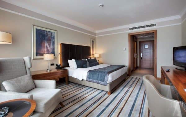 Superior Twin Room - Land View 1