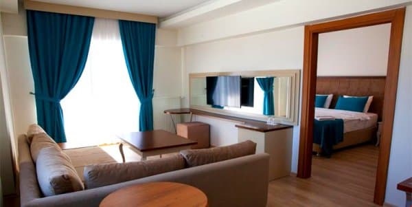 Suit Orman Manzaralı Oda 2