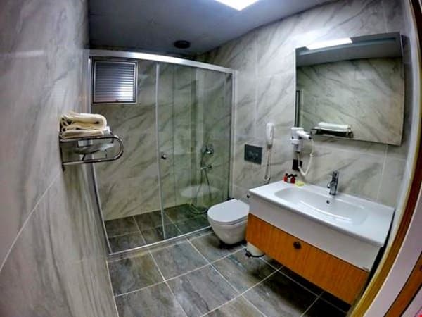 Üç Kişilik Balkonlu Oda 2