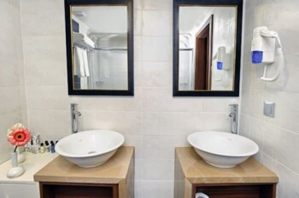 Standart Üç Kişilik Oda 2