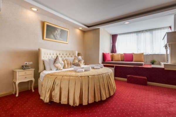 King Suit Şömineli Oda 2