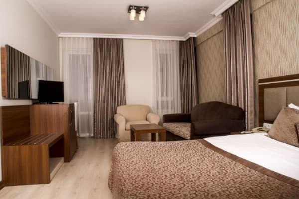 Kara Manzaralı Standart Oda 2