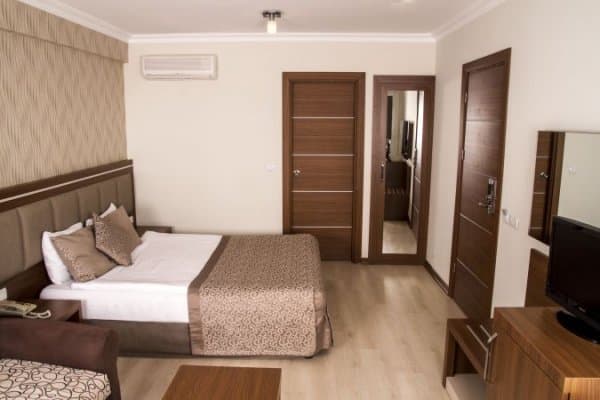 Kara Manzaralı Standart Oda 1